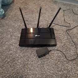 Router:  Tp- Link AC1750 (5Ghz & 2.4Ghz)