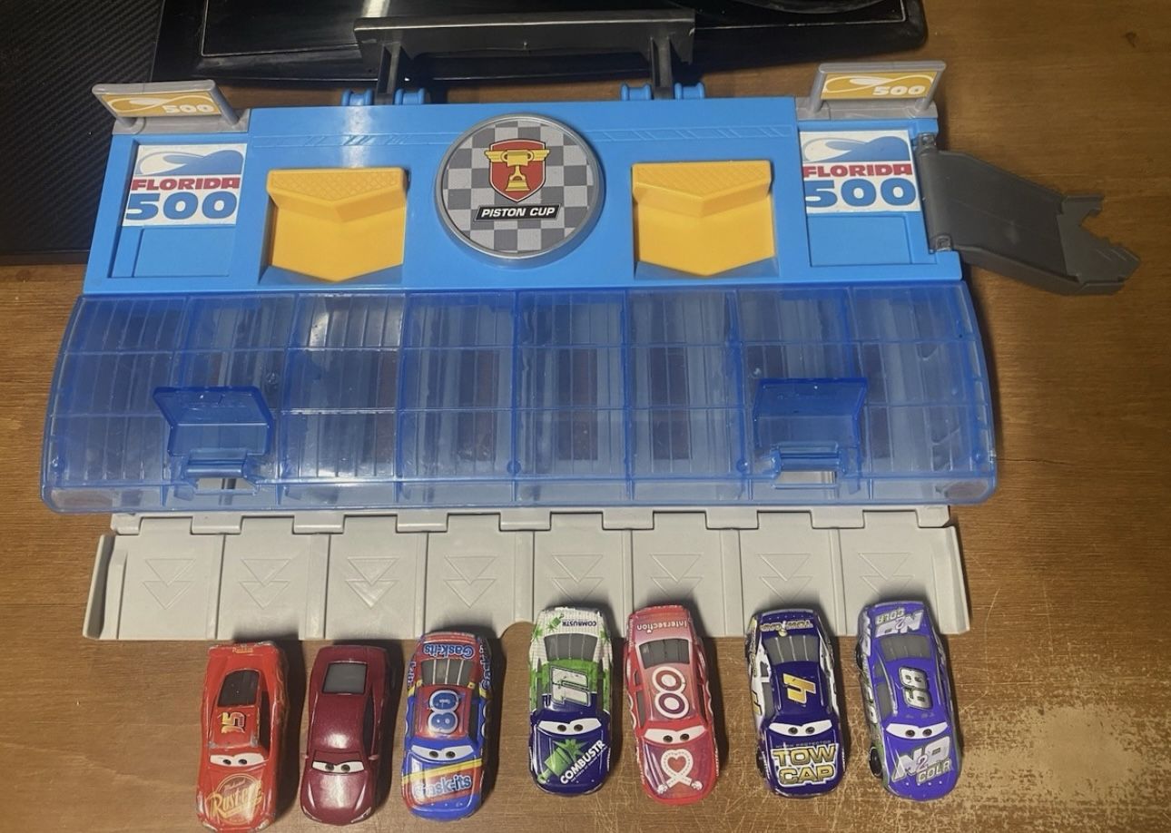 Pixar Cars Launching & Carrying Case