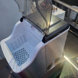 Ice Maker 
