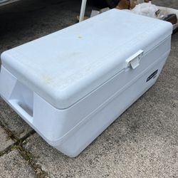 Rubbermaid 80 Qt Cooler Ice Chest