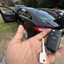 Llaves De Autos / Car Keys And Remotes 