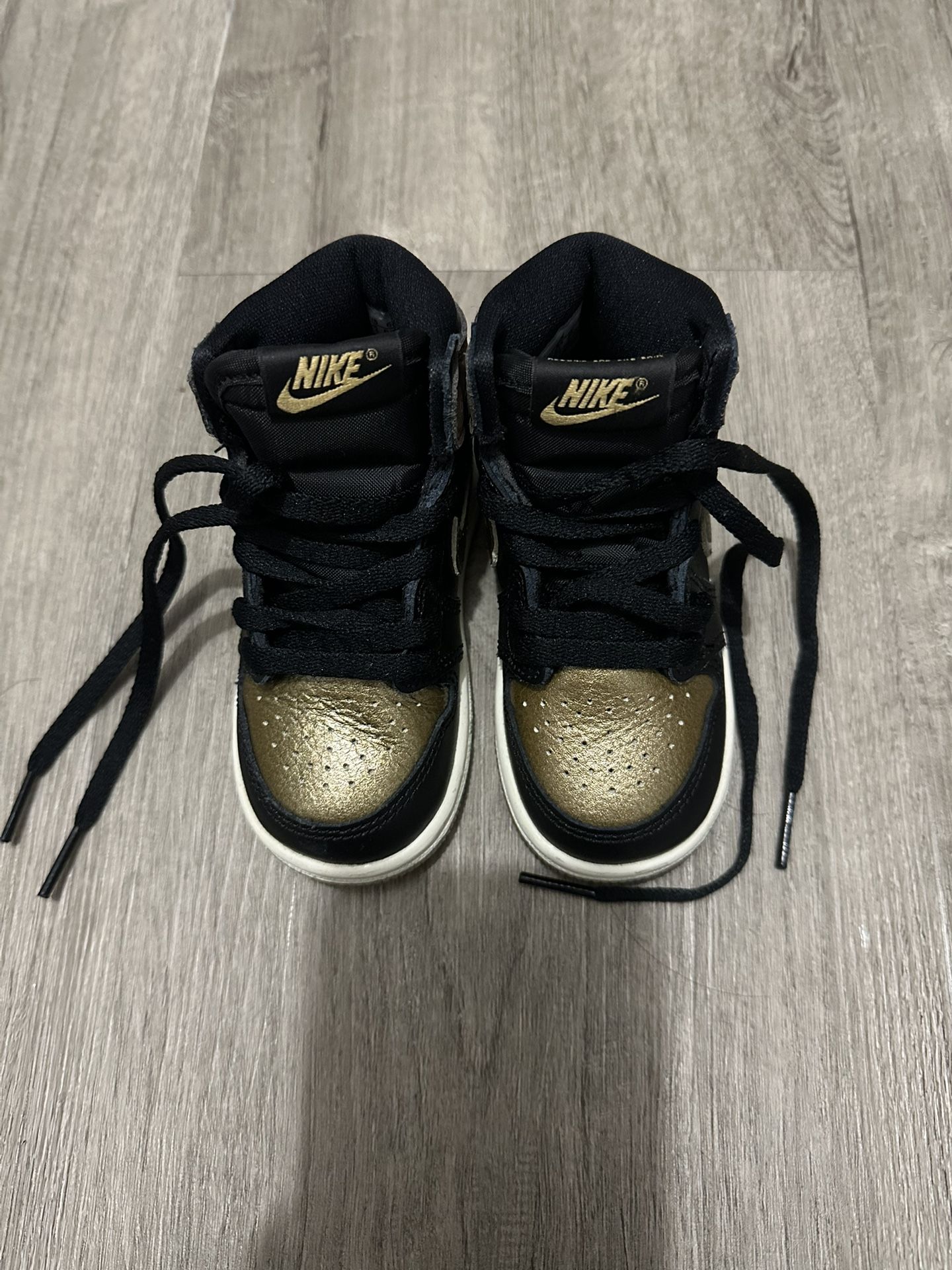 Toddler Nike Jordan 1 size 6