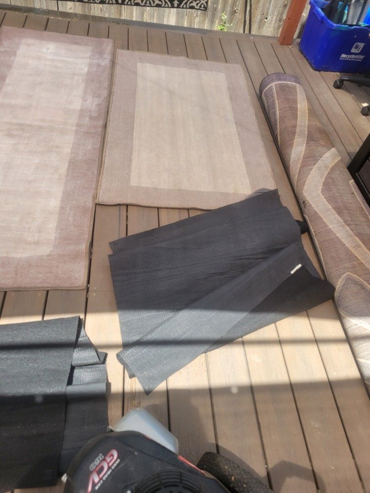 Thin threshold rugs. (2)