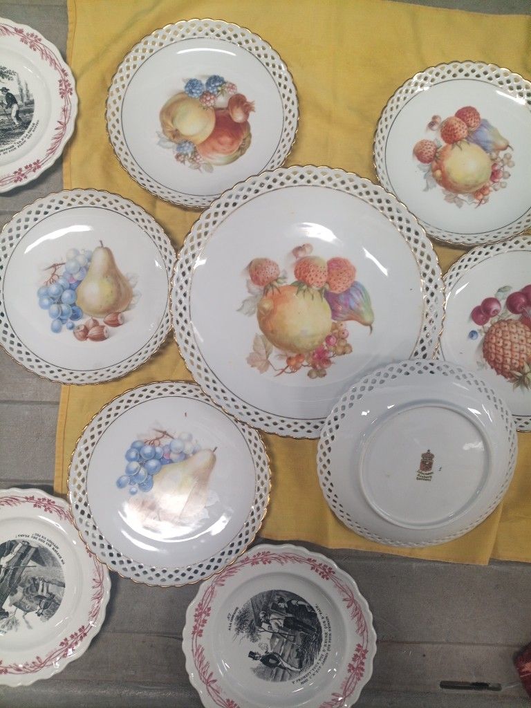 vintage! plates,shirts, blankets & cards
