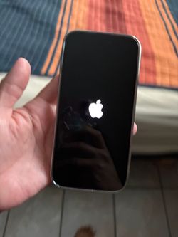 iPhone 16 pink