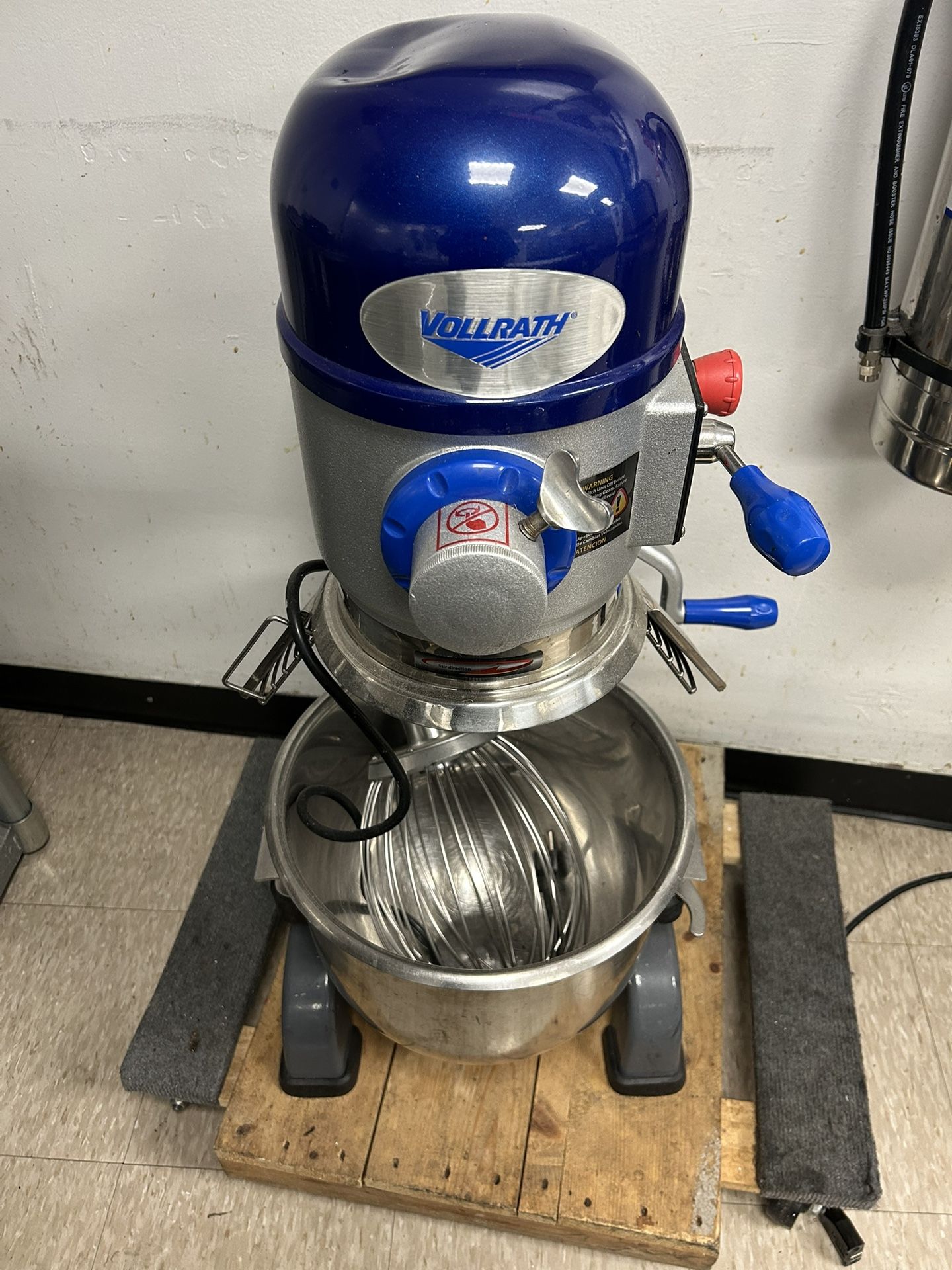 Vollrath 40757 20 Quart Bench Model Planetary Mixer