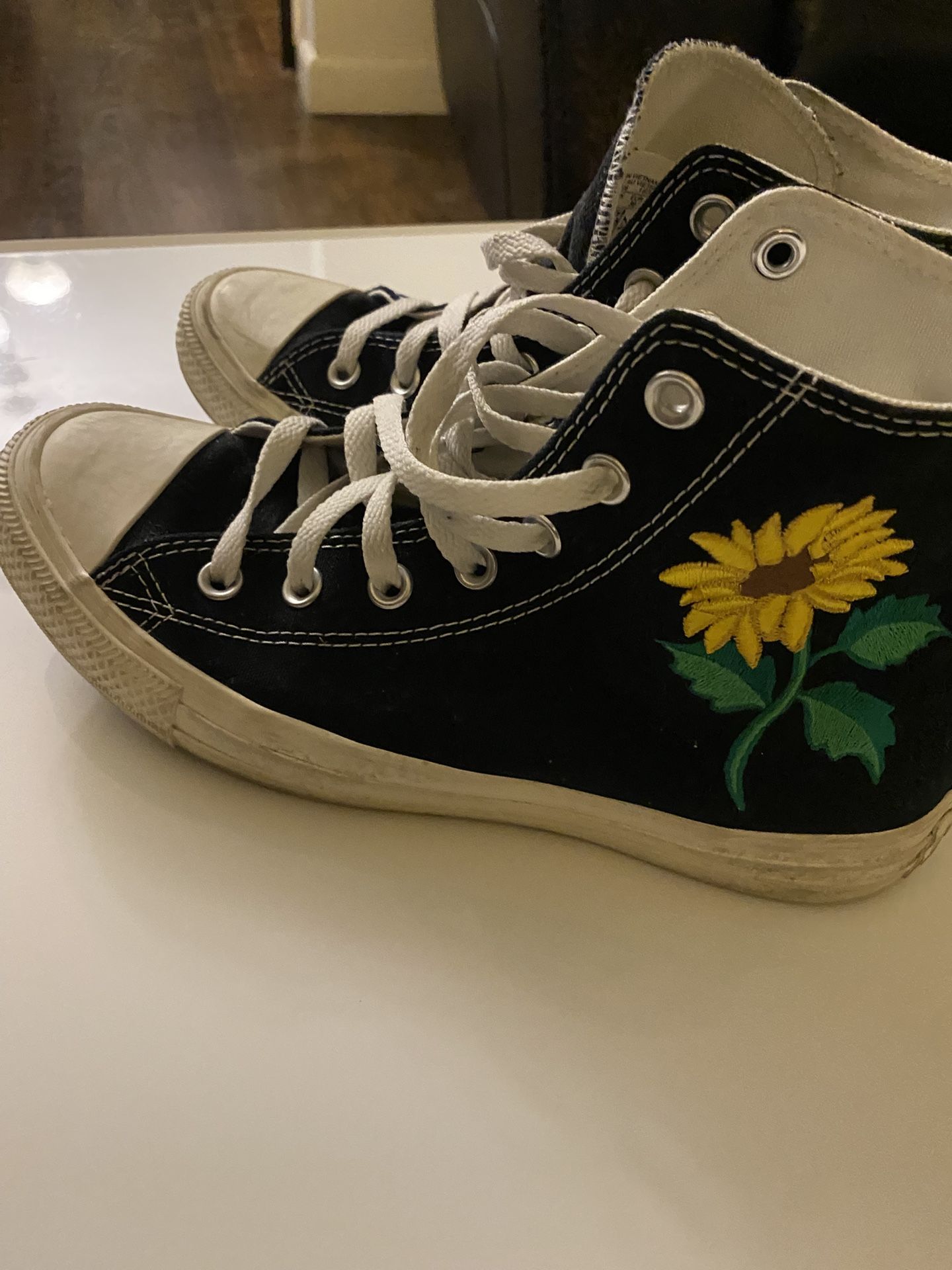 Converse - Sneakers Size 8