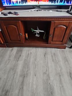 T v stand