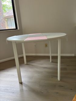 Free IKEA  table top – brand new (minor damage)