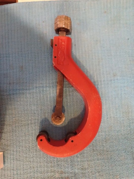 Pipe Cutter