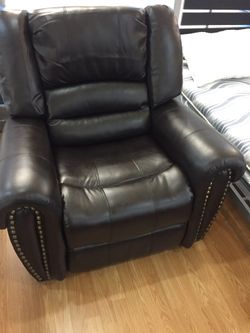Recliner in Black leather