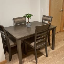 4 Chairs D Table 
