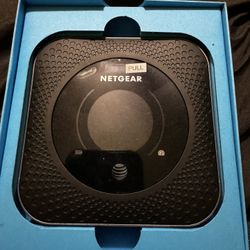 AT&T Netgear nighthawk Mobile Hotspot Router