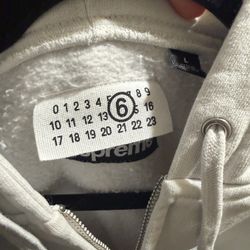 SUPREME MAISON MARGIELA