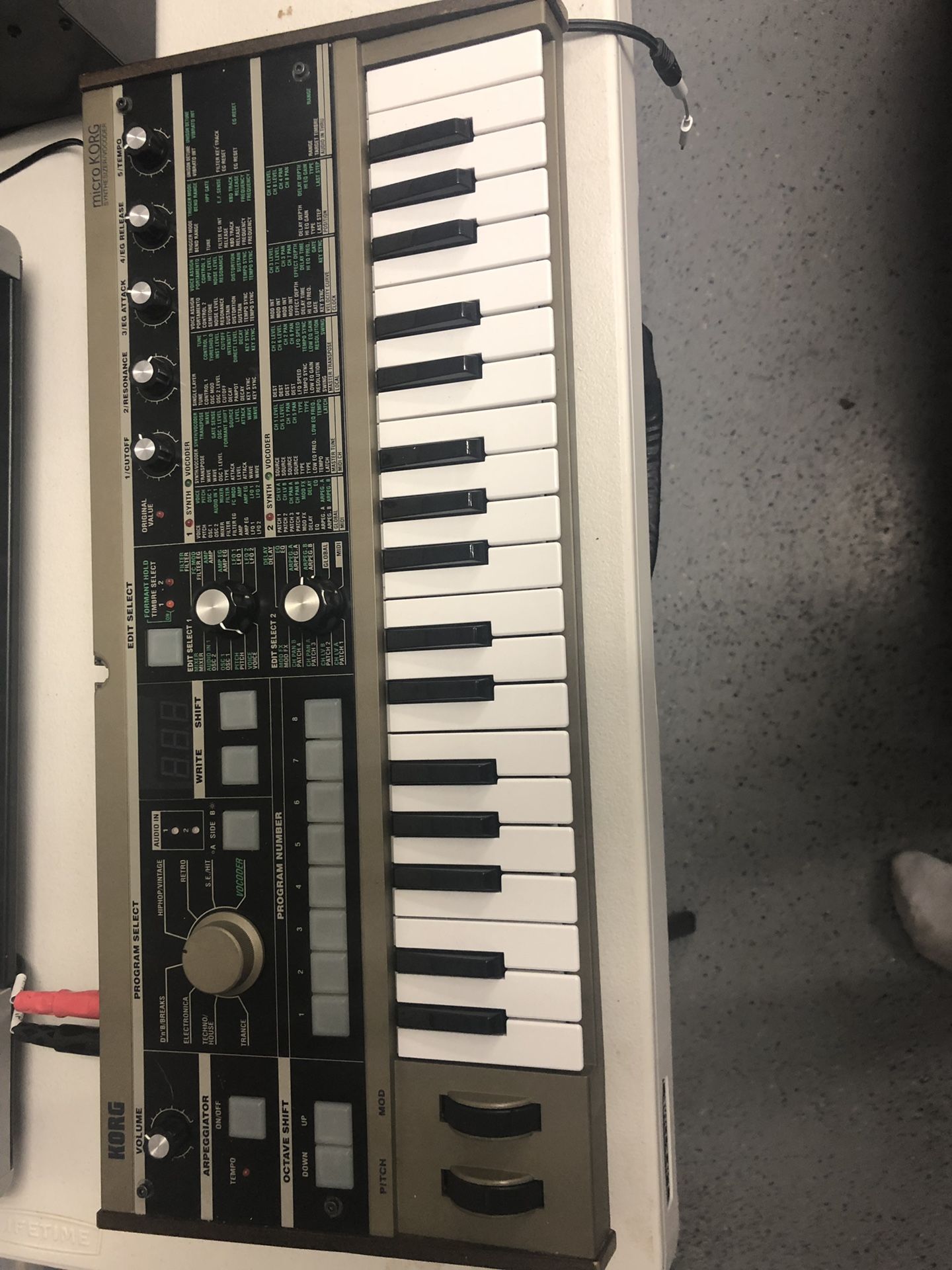 KORG Microkorg with vocoder, mic and cable included