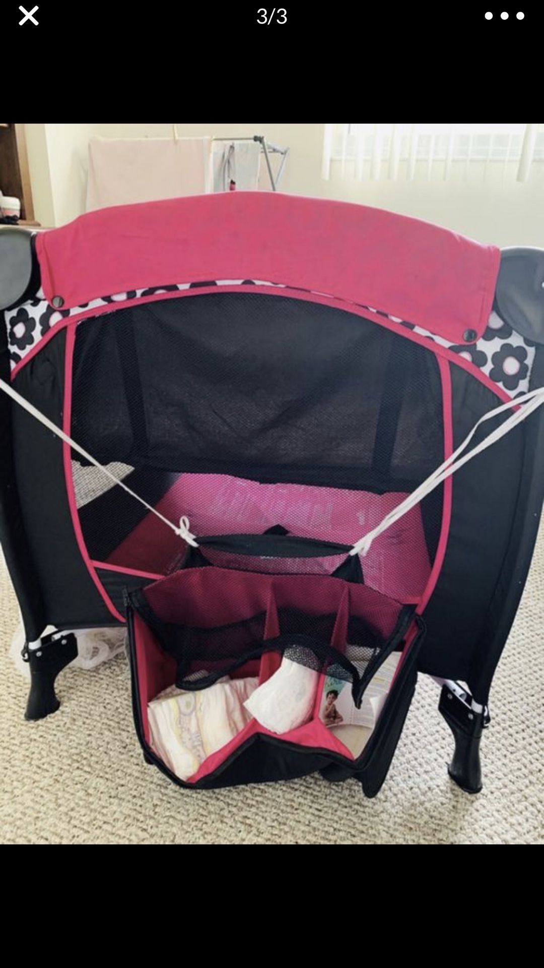 Evenflo Play Pen / Portable Crib / / Pack n play / pack and