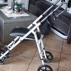 Se Vende Andadera Para Persona Fracturada De  Las Canillas