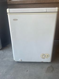 Danby 3.8 cu ft Chest Freezer – Works Great, Garage Ready