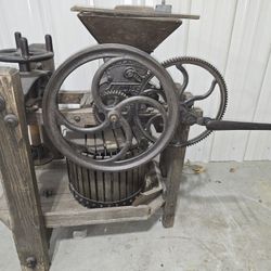 ANTIQUE WINE🍷 PRESS