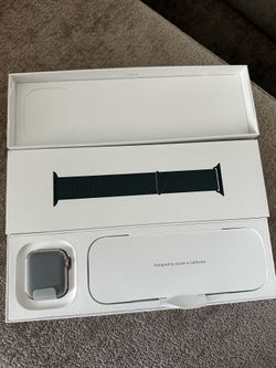 Apple Watch (never used)