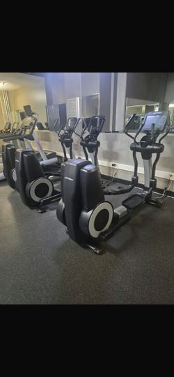 Life Fitness Elevation Elliptical SE3