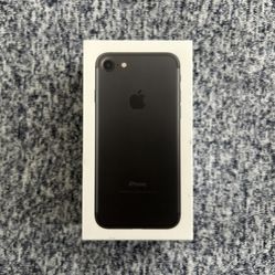 Pristine Apple iPhone 7 w/ Value Added Accessories