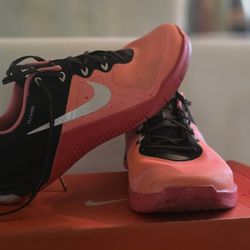Women's Nike Metcon 2