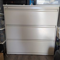 3-Drawer Filing Cabinet