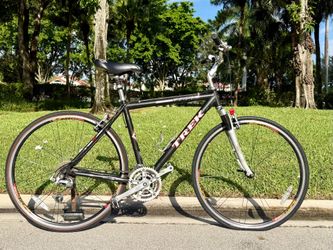 Trek Multitrack 7700 Hybrid Bicycle 20” Frame | Shimano Nexus | Rolf Vector Wheels
