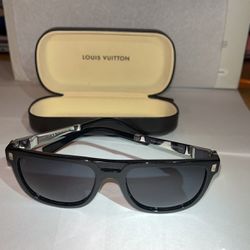 Louis Vuitton Men Or Woman’s Sun Glasses