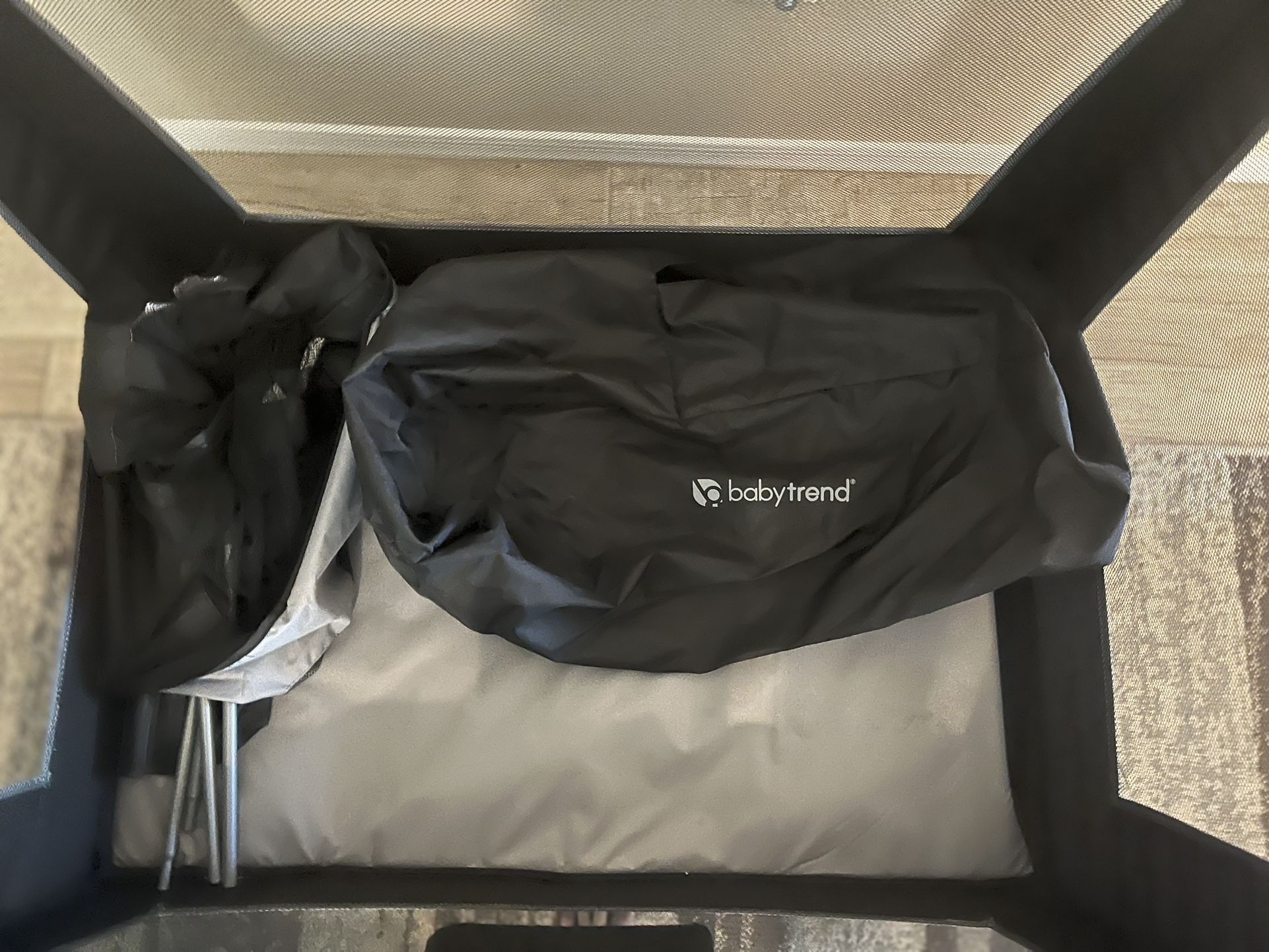 Baby Trend Simply Smart Nursery Center Playard with and Travel Bag for Sale in Phoenix