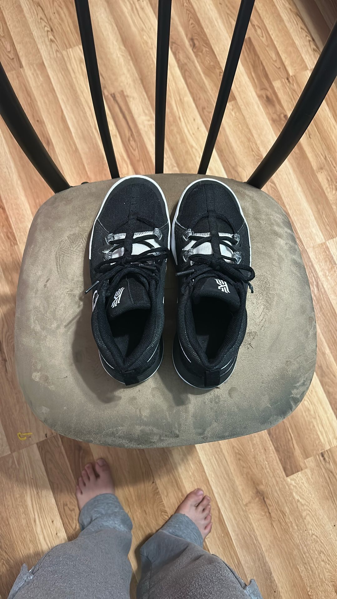 Kyrie Flytrap 6