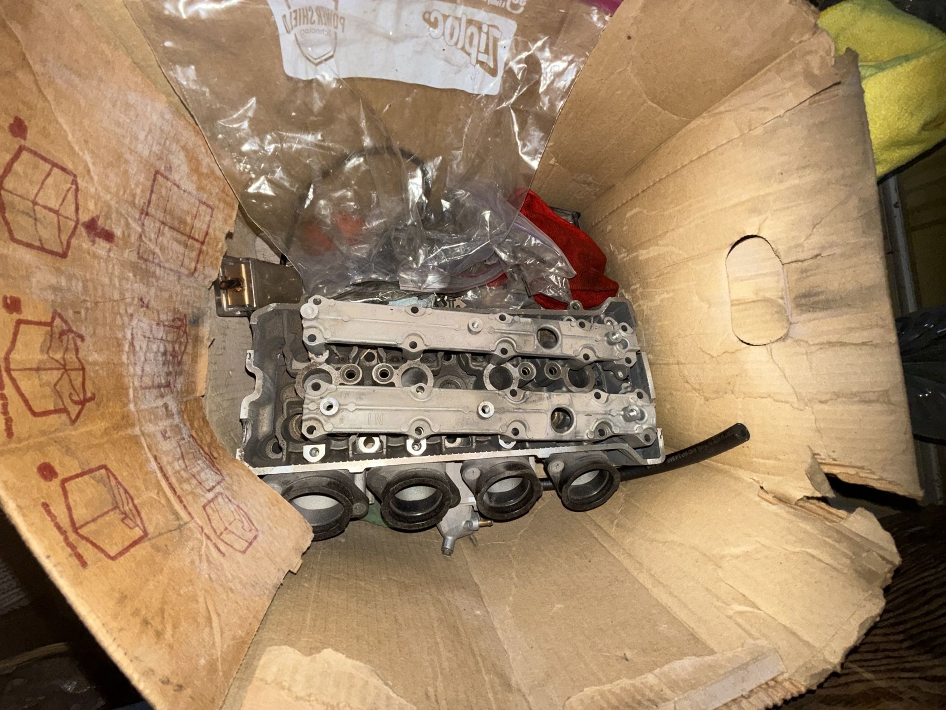 2001 Gsxr 1000 Cylinder Head