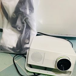 Gaming projector With 125in. Screen