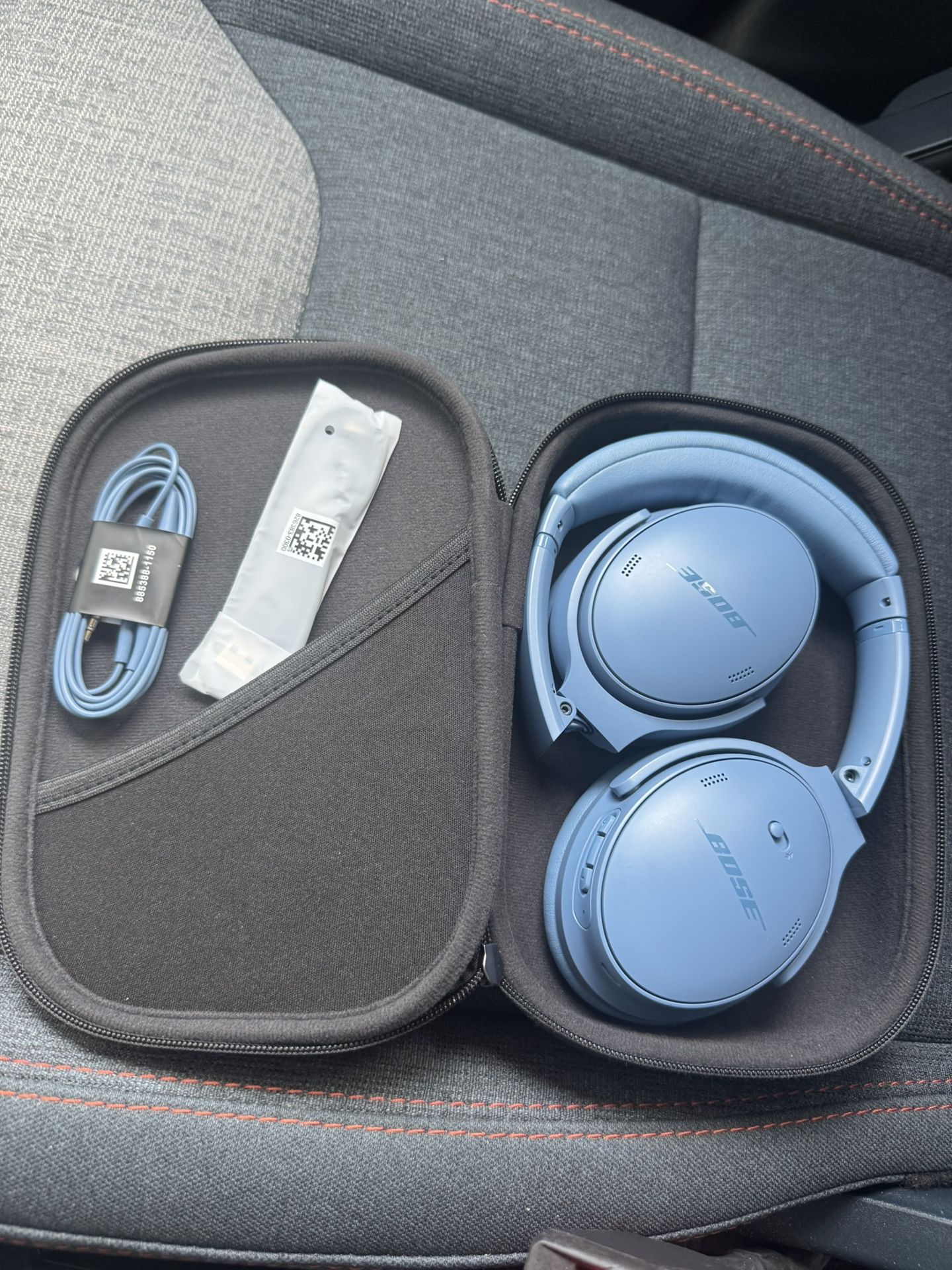 Bose QuietComfort Bluetooth Headphone , Wireless Headphones with Active Over Ear Noise Cancelling and Mic, Deep Bass, Up to 24 Hours of Playtime, Blue
