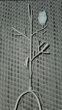 Jewelry hanger