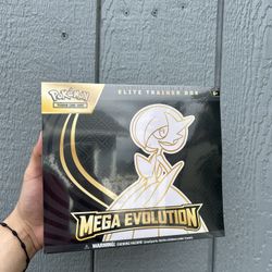 Pokémon Mega Evolutions Gardevoir ETB 