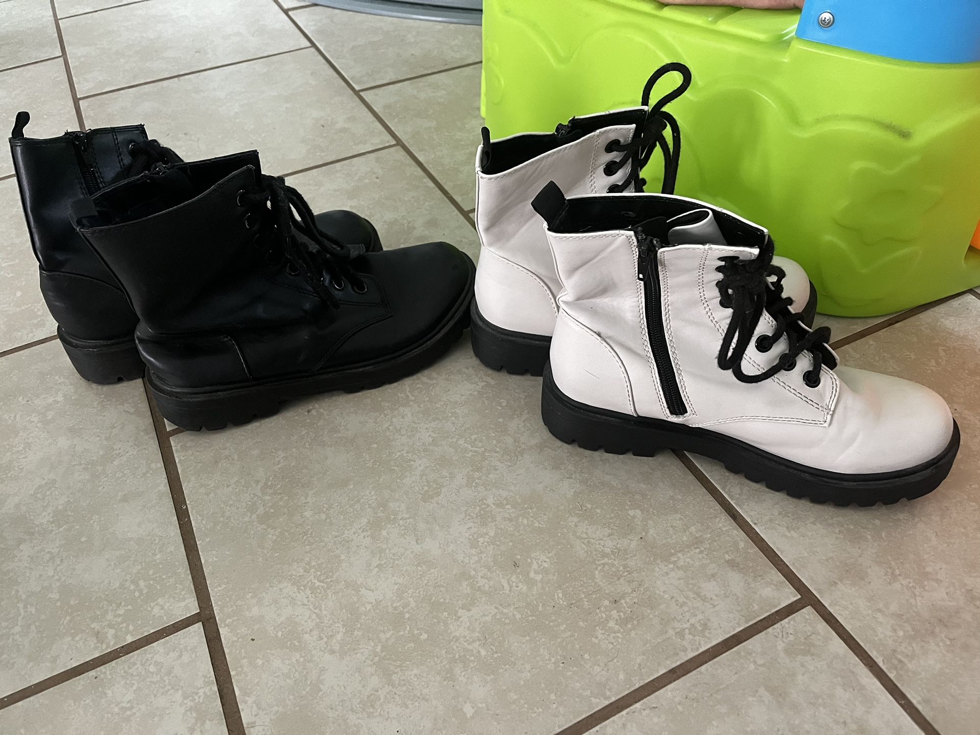 Women’s Size 10 Boots