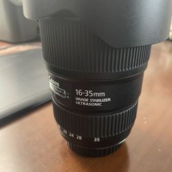 Canon EF 16-35mm f/4L IS USM Ultra-Wide Zoom Lens