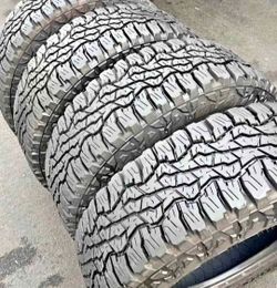 275 70 18 Goodyear tires Con 80% de Vida Las 4