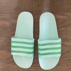 New/women Size 9 Sandals