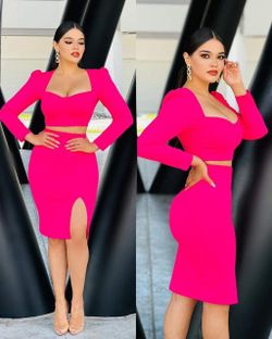 New Women's 2 Piece Set Available In Size Small And Medium