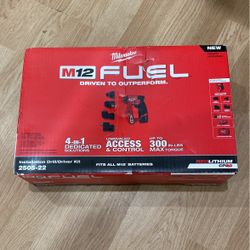 Milwaukee Fuel Drill/Driver Kit