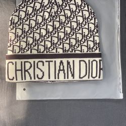 Burgundy Fashion Beanie With Dust Bag