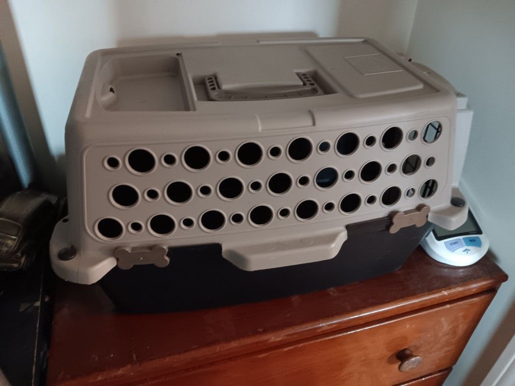 Pet Crate 10-30 Pound Capacity 