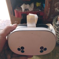 Meta Quest 3S 256GB Virtual Reality Headset – Like New