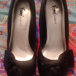 NEW Fioni Night Bow Heels Sz.7