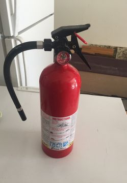 10Lb Fire extinguisher (Needs to be recharged)