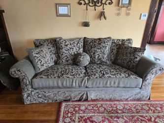 CUSTOM SOFA COUCH WITH REMOVABLE SLIPCOVER