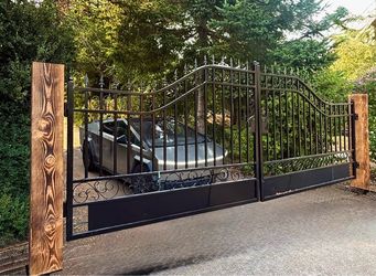 20FT Luxury Driveway Gate – Custom Wood Gate – Factory Direct